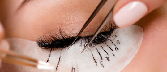 eyelash extension